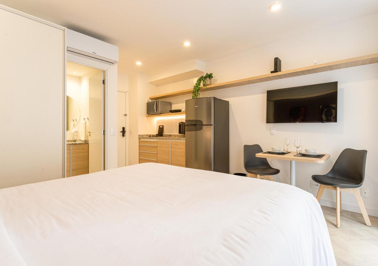 Apartamento Nomah - Aptos Por Temporada Alves Guimaraes 251 *